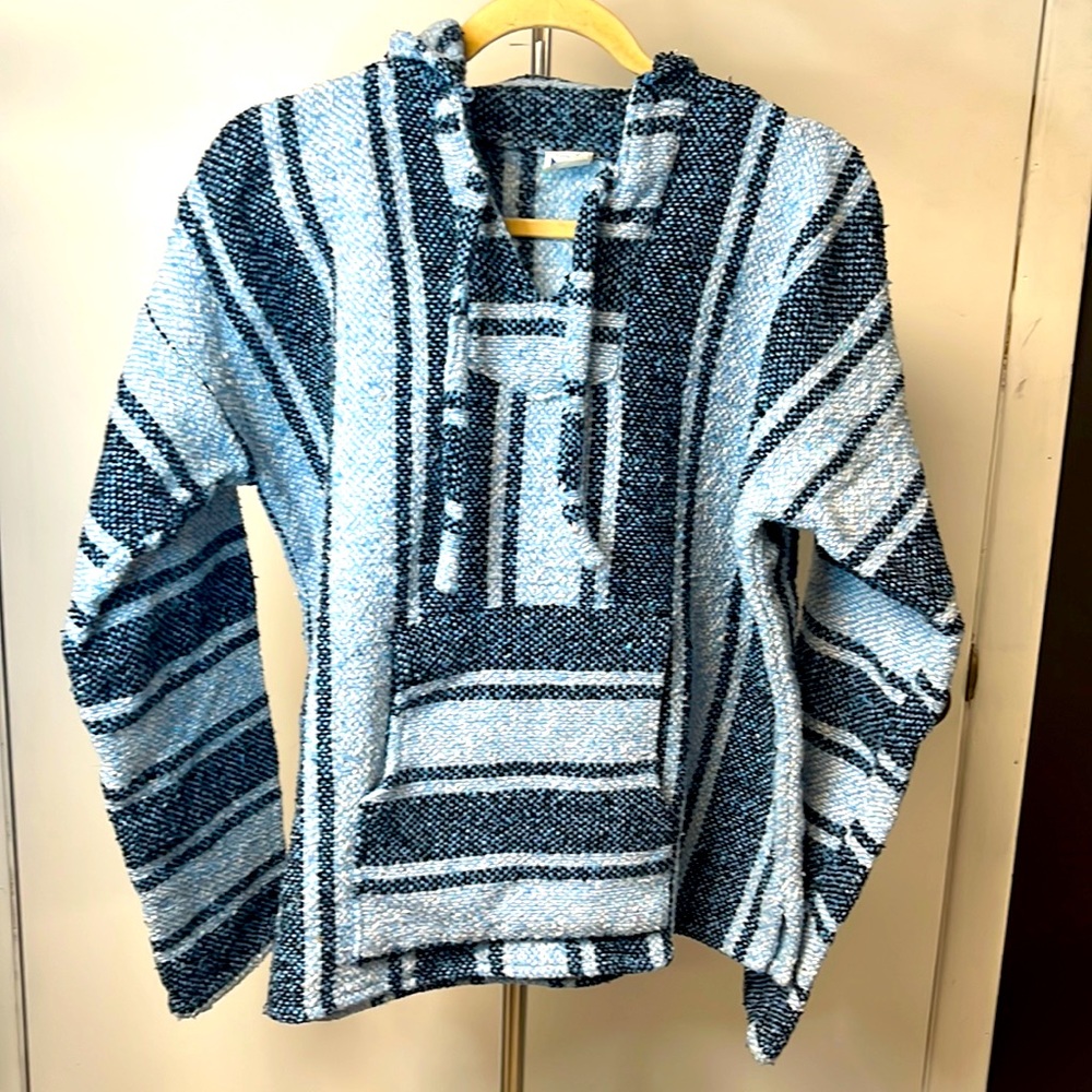 Surfer woven pullover, juniors boys size L, Navy and light blue
